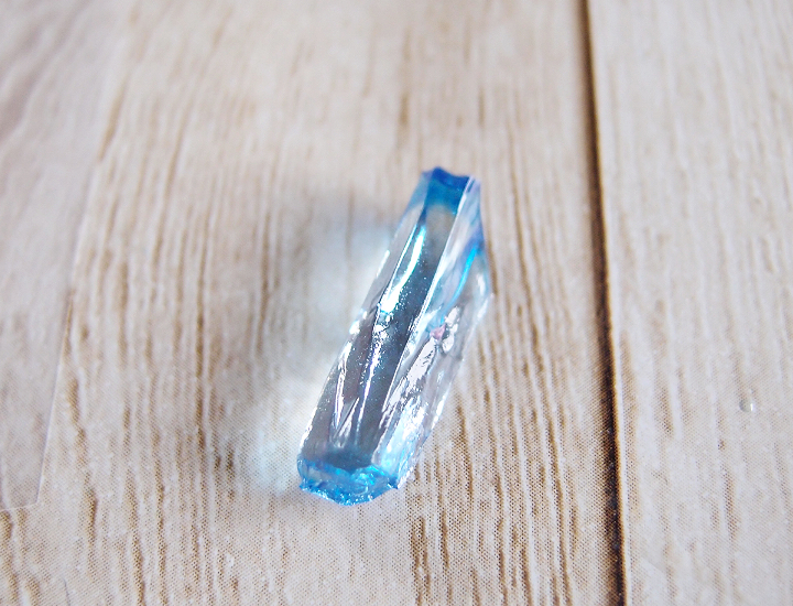 水晶を型取りして鉱物風レジンを作ってみた Uvレジン店員が教えるハンドメイド作品の作り方 あとりえほのかブログ