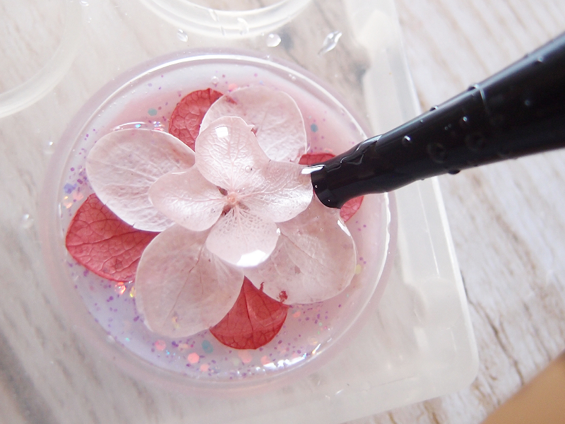 UVレジン作り方】重ねアジサイのヘアゴムの作り方 - UVレジン