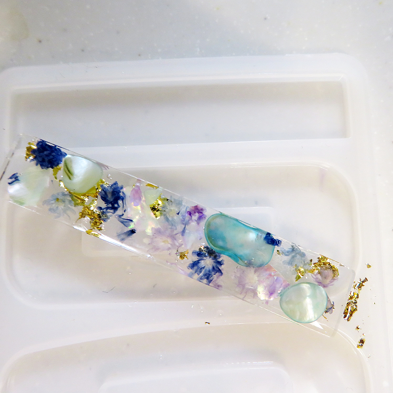 お花の長方形レジンヘアクリップの作り方(全面着色) - UVレジン店員が教えるハンドメイド作品の作り方|あとりえほのかブログ