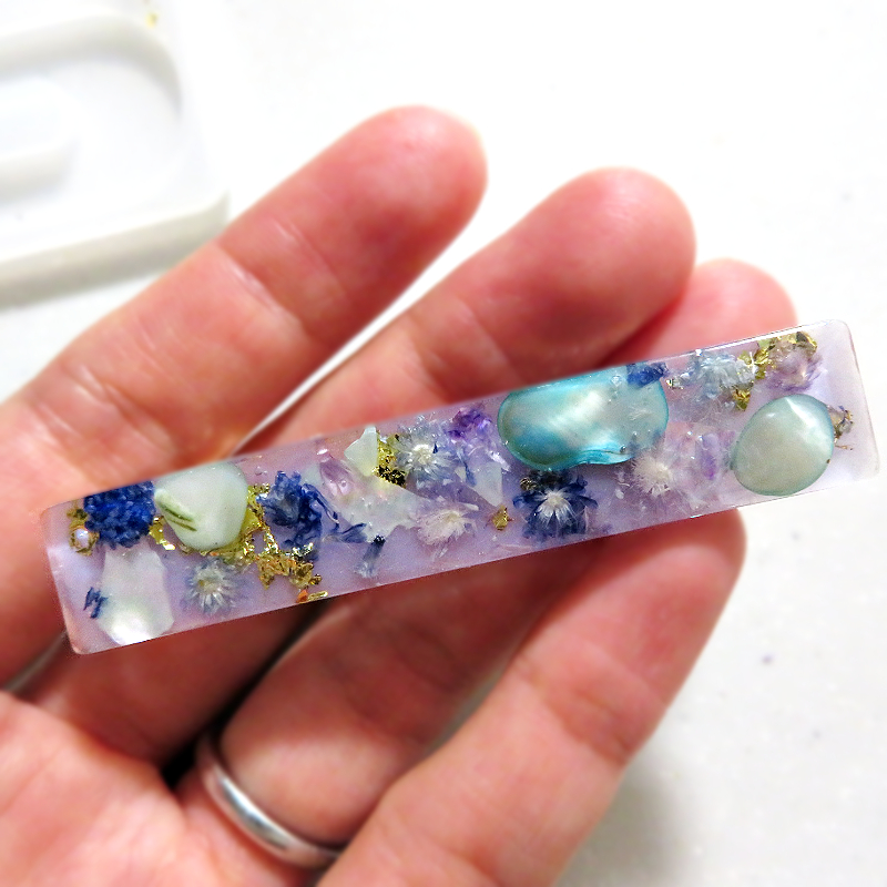 お花の長方形レジンヘアクリップの作り方(全面着色) - UVレジン店員が