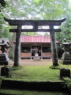 明神社の本殿