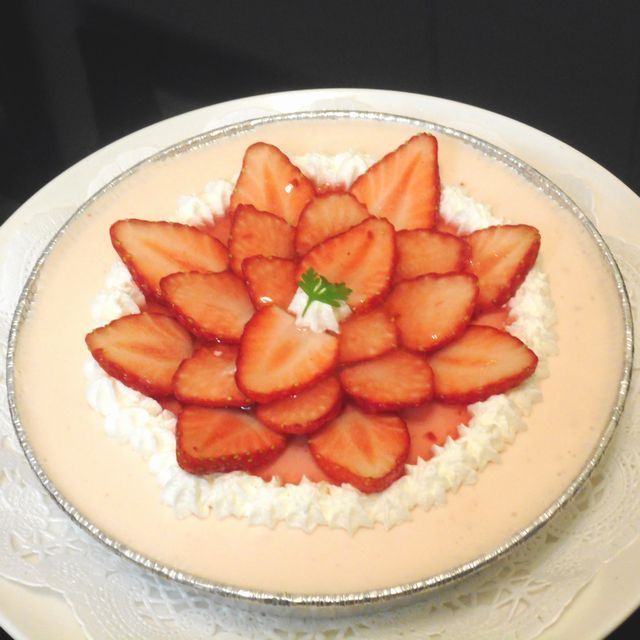 季節のフルーツレアチーズケーキ(苺) 季節のフルーツレアチーズケーキ(苺)