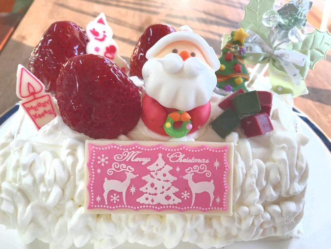 生クリーム苺クリスマスロール