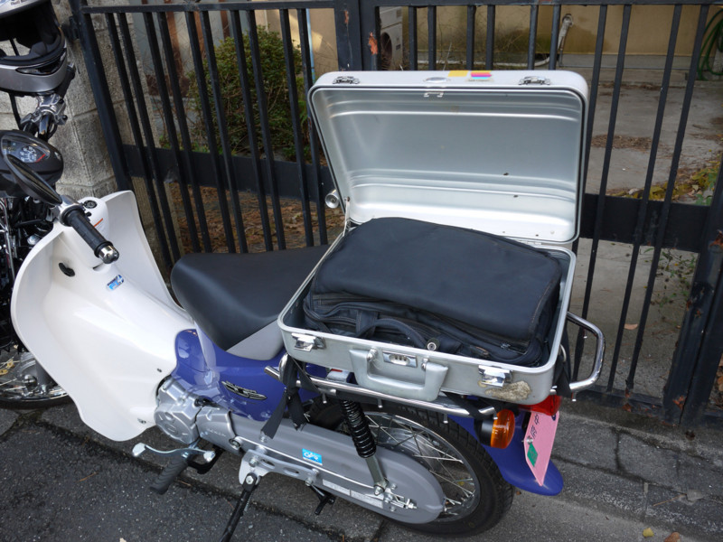 スーパーカブ110Proとゼロハリバートン