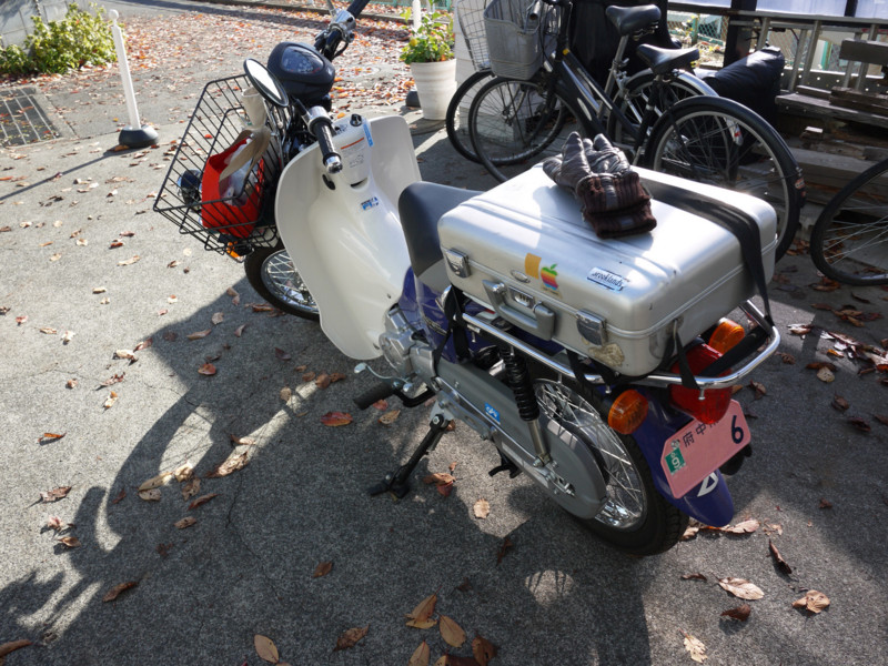 スーパーカブ110Proとゼロハリバートン