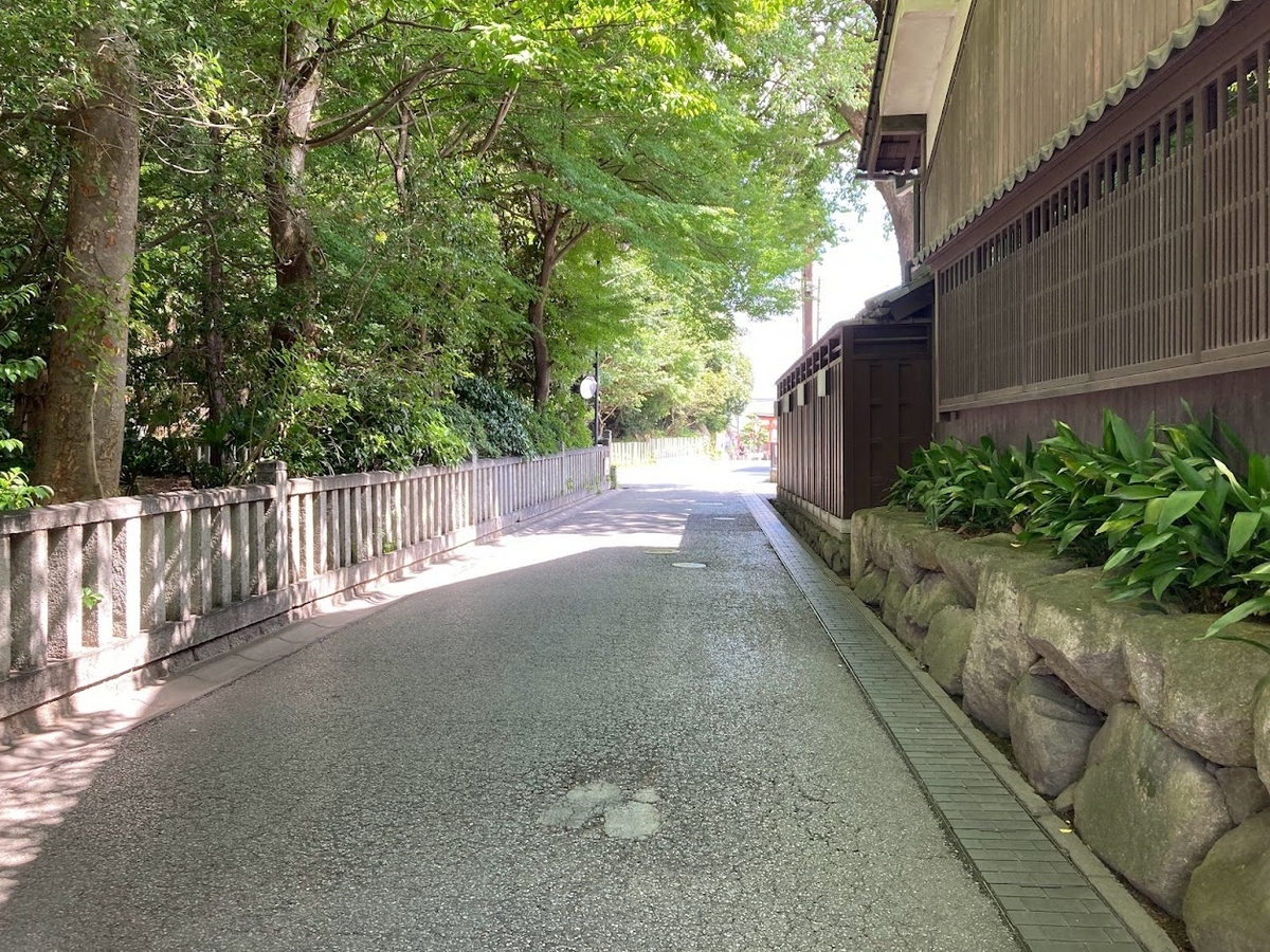 日牟禮八幡宮の脇道を少し探索