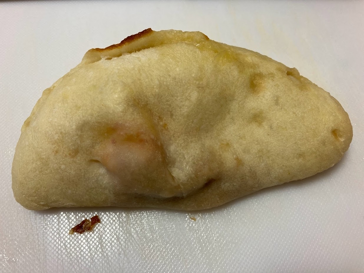 吉田パン工房のカルツォーネ