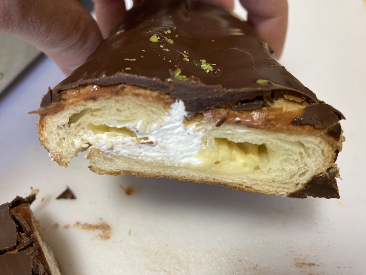 パンなのかお菓子なのか【エクレア】