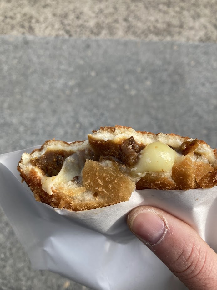 カレーパン専門店SHIRAKABE