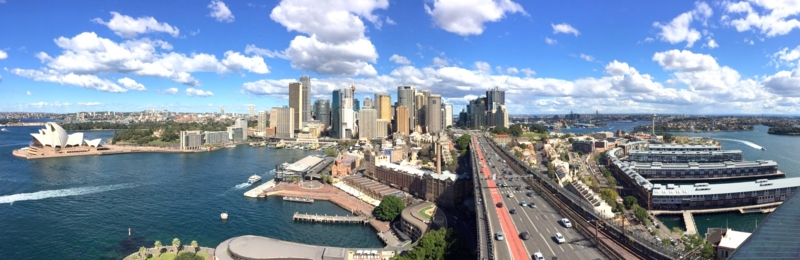 オーストラリア　シドニー　パイロンルックアウトから見たオペラハウスとサーキュラー・キーなど、パノラマビュー