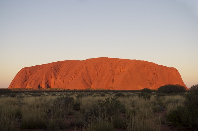 ayers-rock-1538576_640.jpg