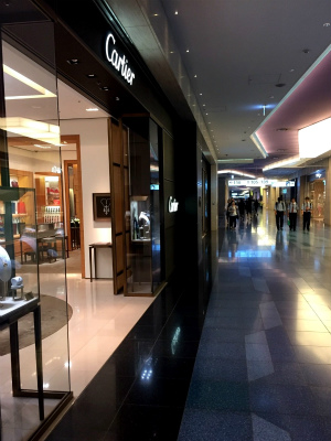 東京　羽田国際空港　免税店　ブランド　カルティエ Cartier