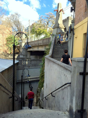 オーストラリア　シドニー　パイロンルック・アウト　アーガイル・ステアー（階段）でカンバーランド・ストリートへ出る　