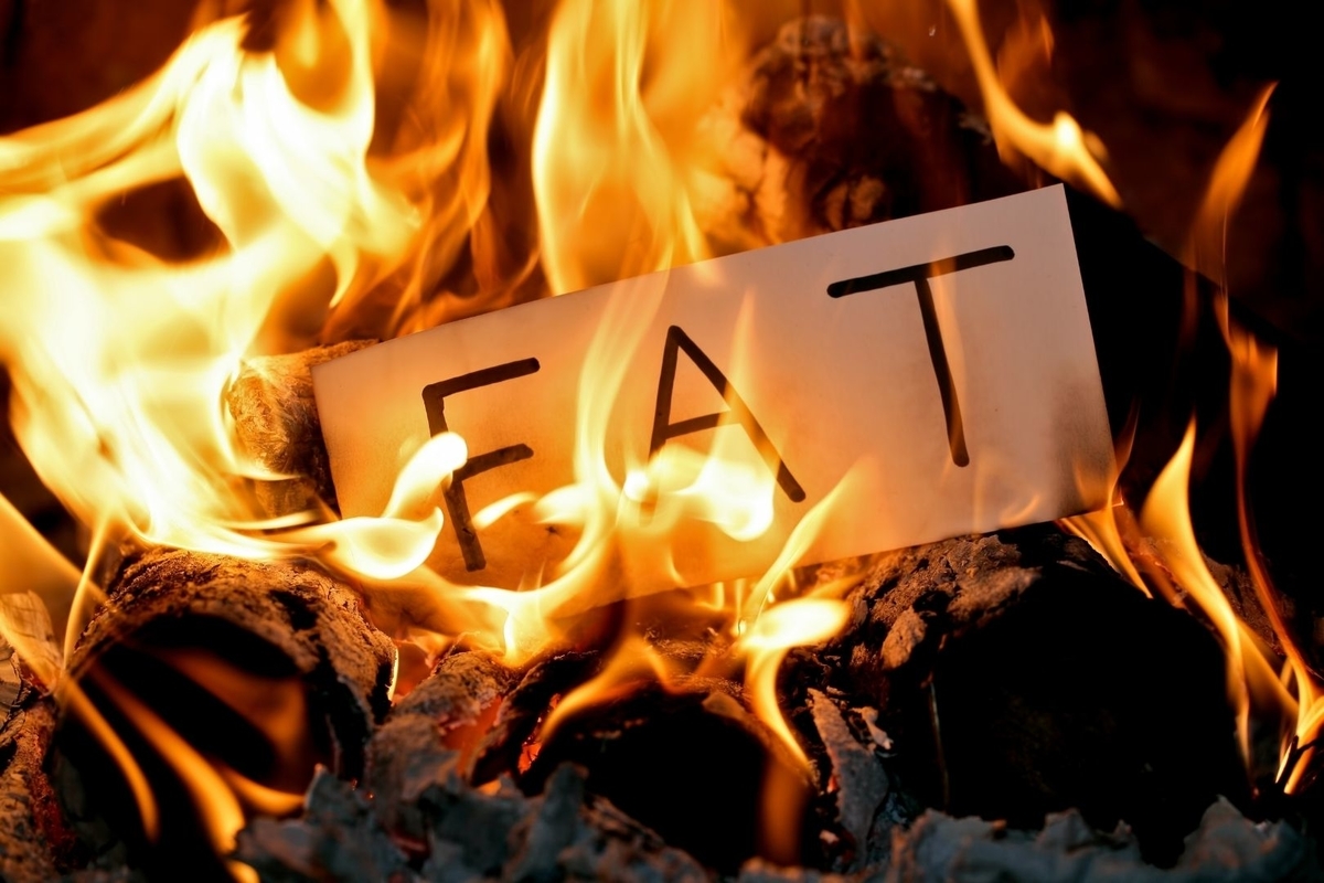 筋肉を1kg増やすと年間で消費するカロリーは4,745kcal、体脂肪に換算すると約650g