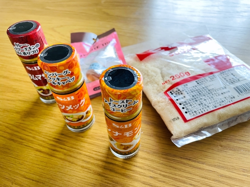 100均に売ってるスパイスの小瓶で「クラフトコーラ」をつくってみた。