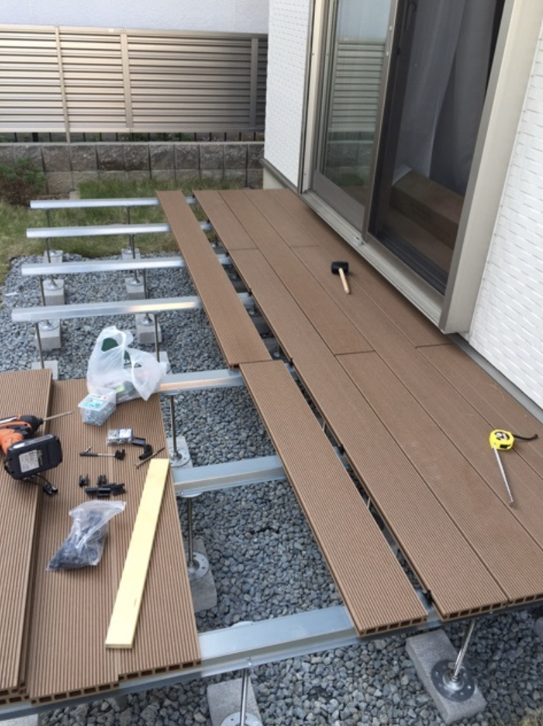 板を貼っていく