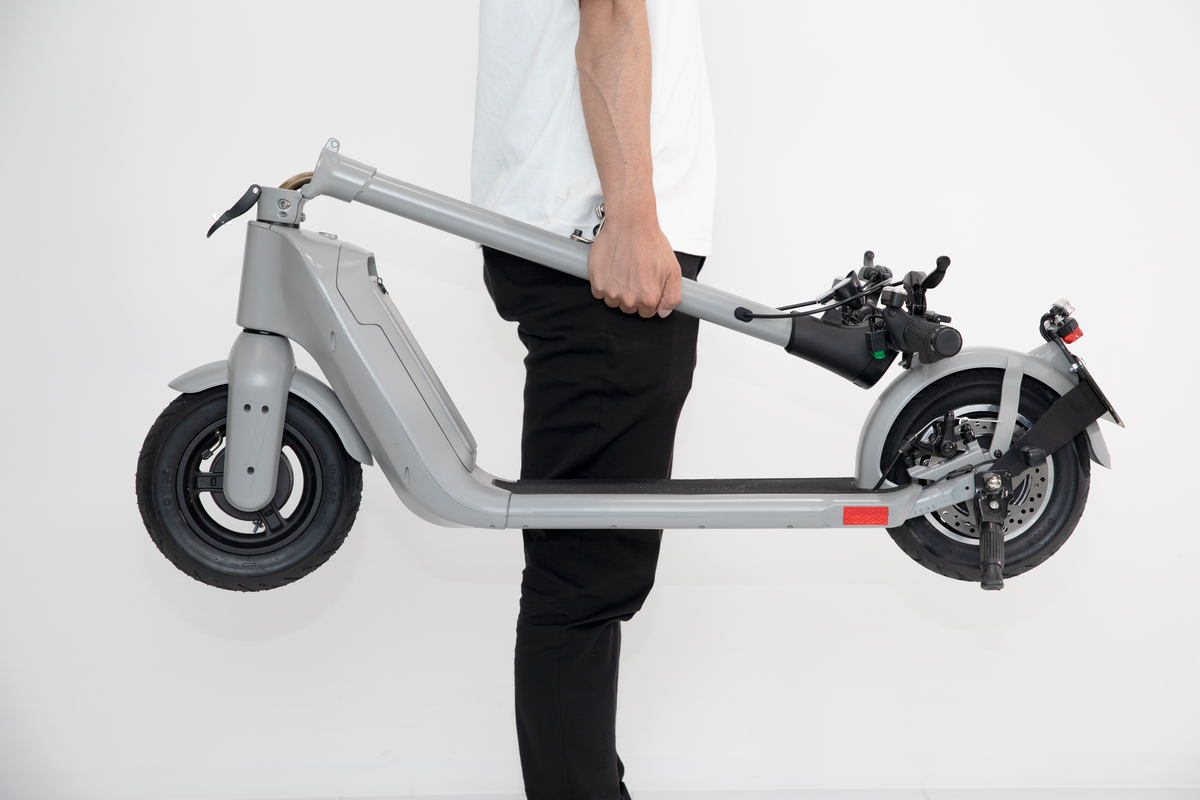 連絡早い方優先致します。【新品未使用】 Krisbora 原動機付自転車