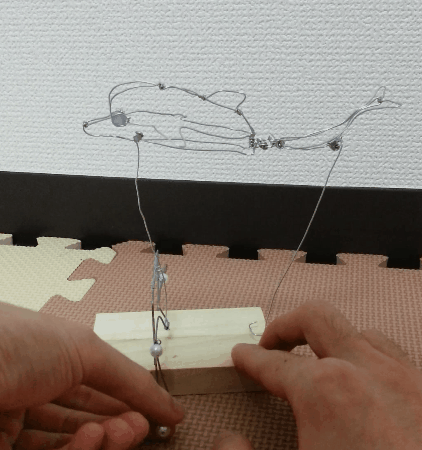 イルカがスイスイ泳ぐワイヤーオートマタの作り方 針金工作 - 作れぬならば