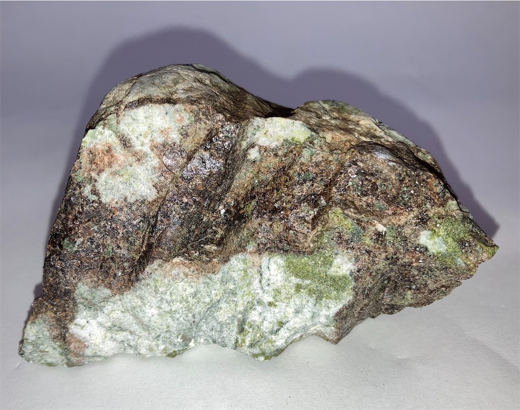 5 国産鉱物標本　緑簾石＆燐灰石　秩父鉱山　ルーペ 5 国産鉱物標本 緑簾石＆燐灰石 秩父鉱山 ルーペ