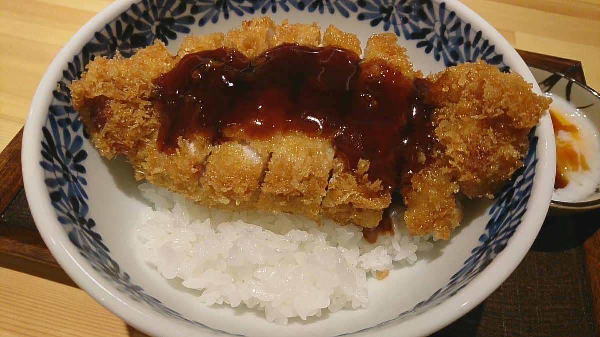 とんかつ 屋方 / 札幌市中央区南2条西19丁目 サードアベニューレジデンス 1F Sapporo Explorer