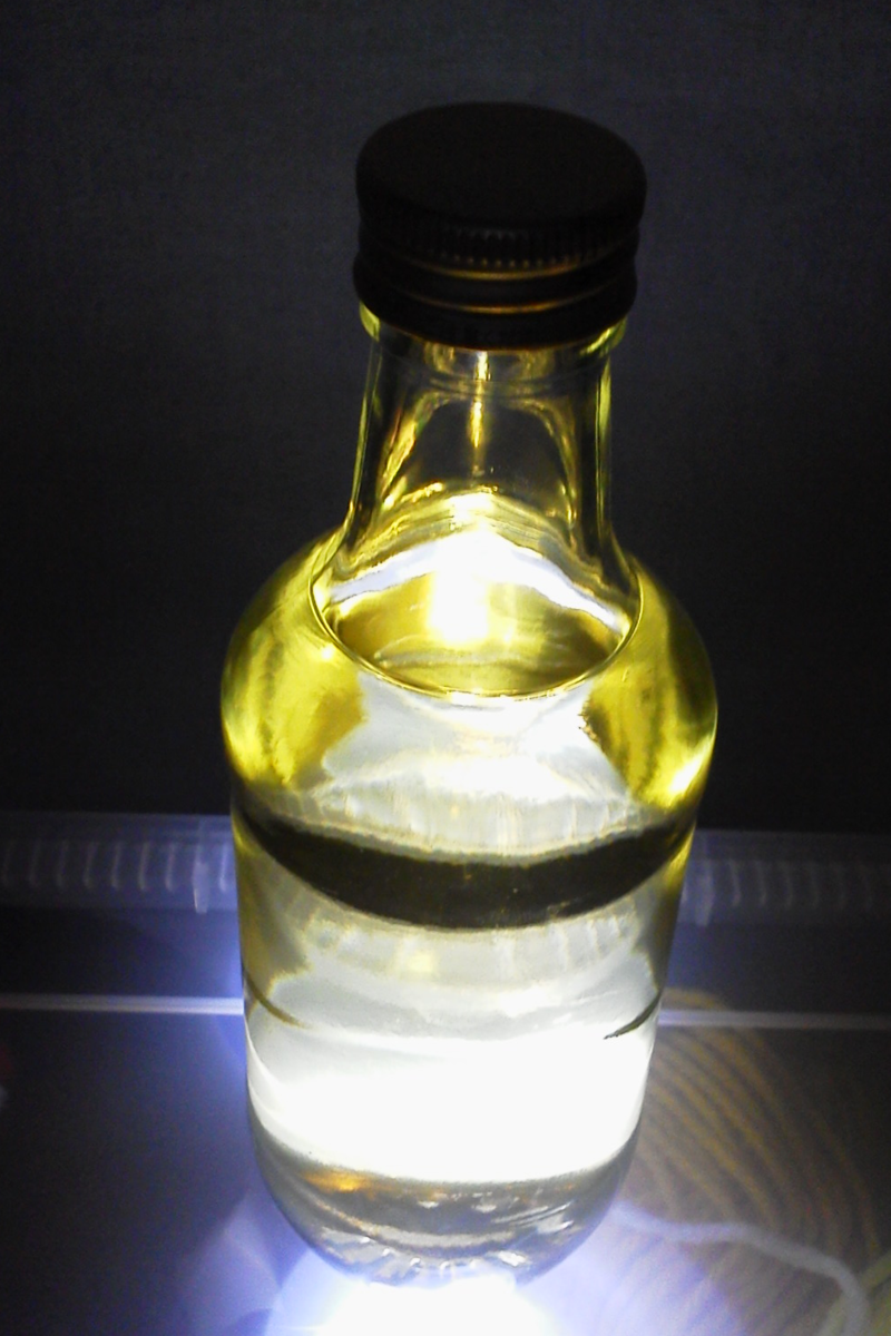 カクテル 黄金の蜂蜜酒を作ってみた ｄへの扉