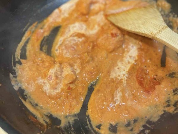 海老のトマトクリームパスタ6