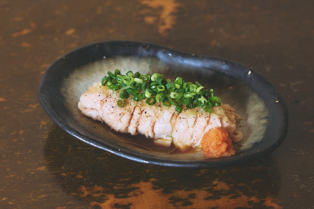 店内、テイクアウト、デリバリーいずれも人気が高い「ささみのトロポン酢」748円