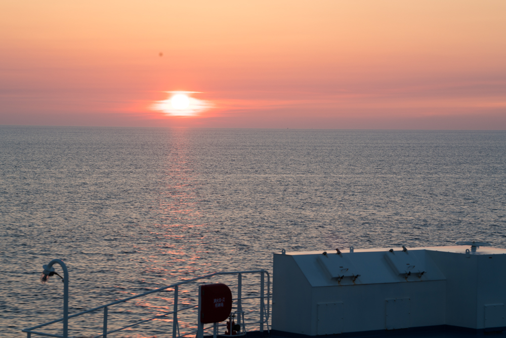新日本海フェリーから見る夕日