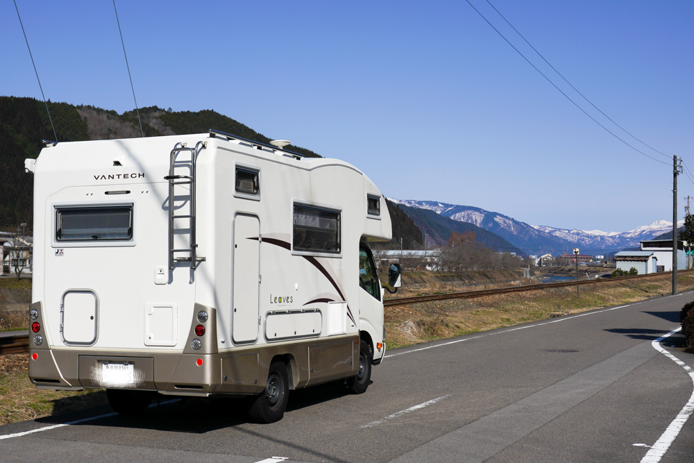 快適化 キャンピングカーにサイクルキャリアを取り付けたよ イージュー Camper 快適化 キャンピングカーにサイクルキャリアを取り付けたよ イージュー Camper