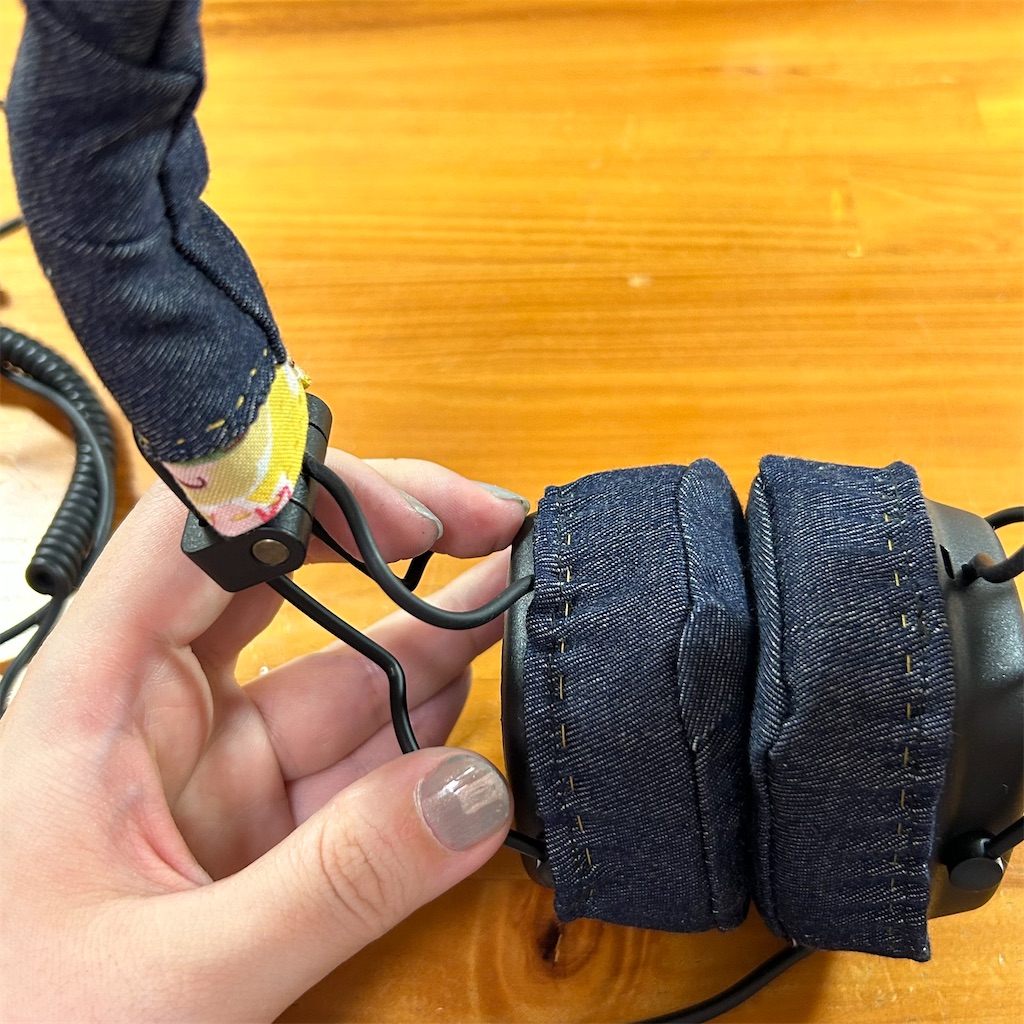 ポロポロ - くたびれたヘッドホンをデニムでカバーしてみた、が