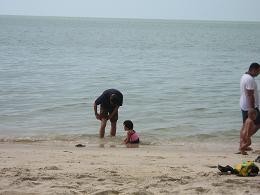 初海水浴。