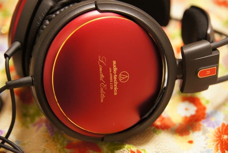 【極美品】オーディオテクニカ ATH-A900XLTD 限定カラー 緋色 緋色の限定ヘッドホン・オーディオテクニカ「ATH-A900X LTD」を岩井喬