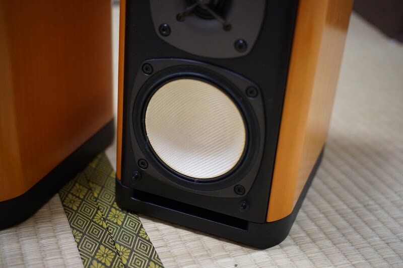 ONKYO D-112E レビュー：透明繊細のボーカルと極めて高い解像度を持つ