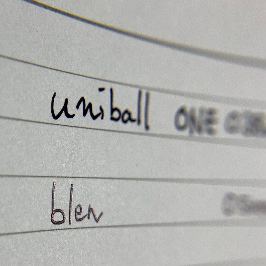 マットブラックにオープンワイヤークリップが映える ユニボールワン Uni Ball One 0 38mm 黒軸 レビュー 文具2 0の世界