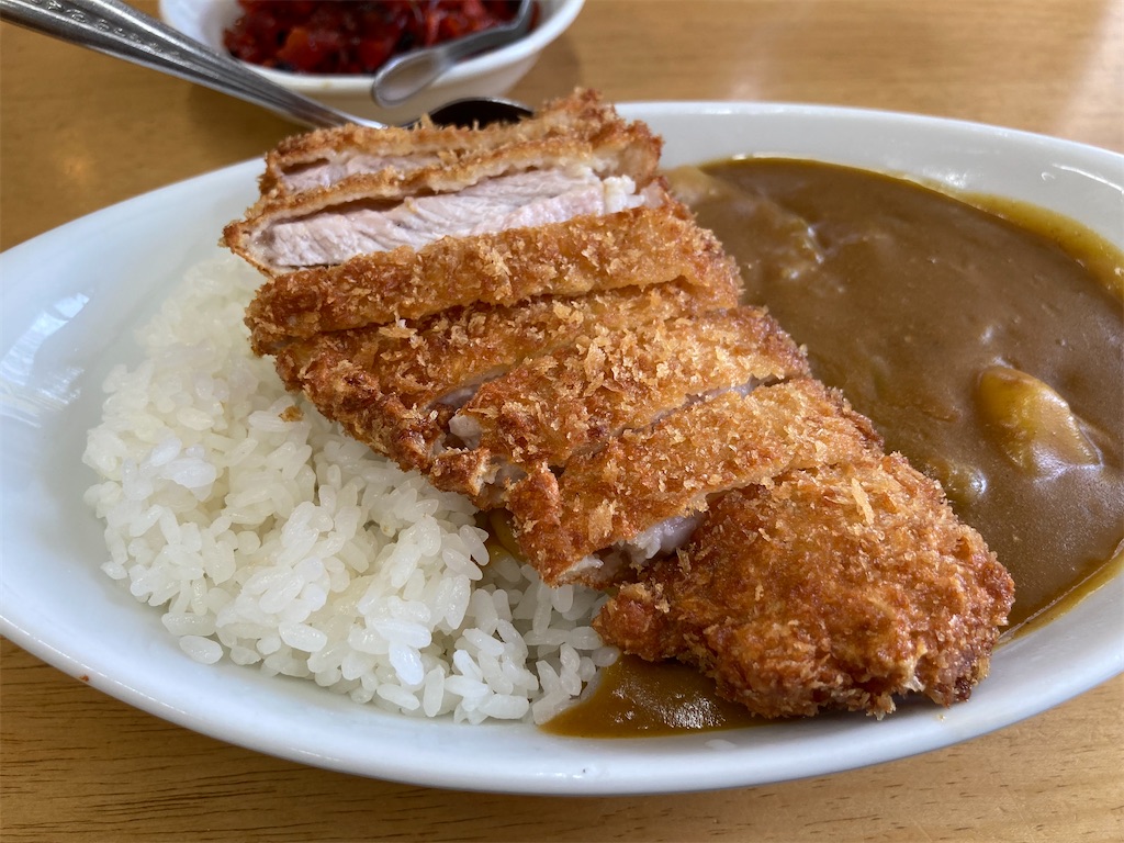 サクサクのカツがのった松屋食堂の水曜限定カレー