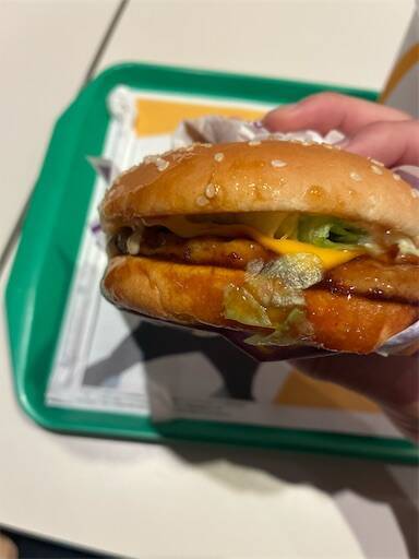 「チーチーてりやき」は2枚のチーズが分厚くて濃厚