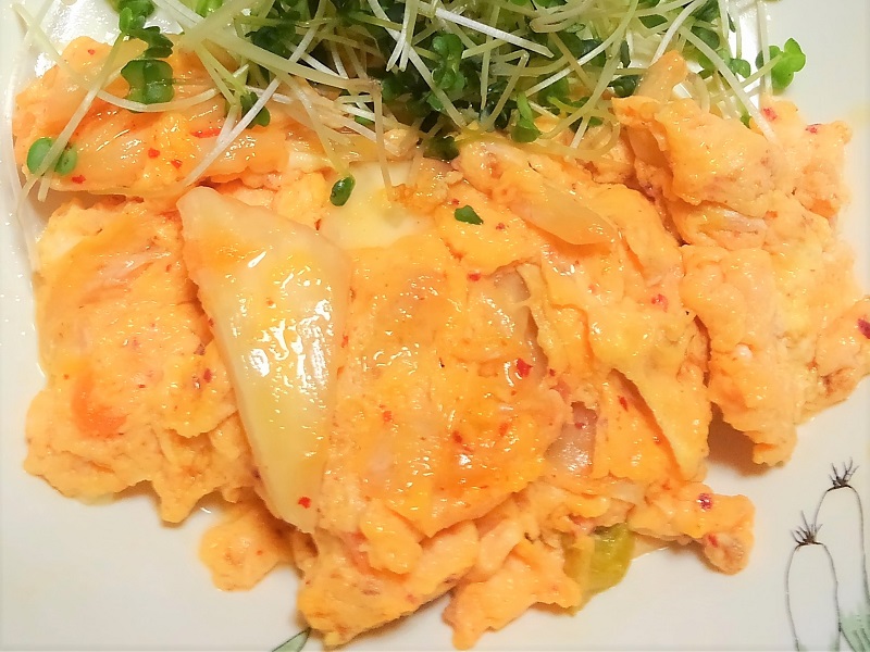 簡単、安い、健康料理！ 卵とキムチのスクランブルエッグ ばあば家