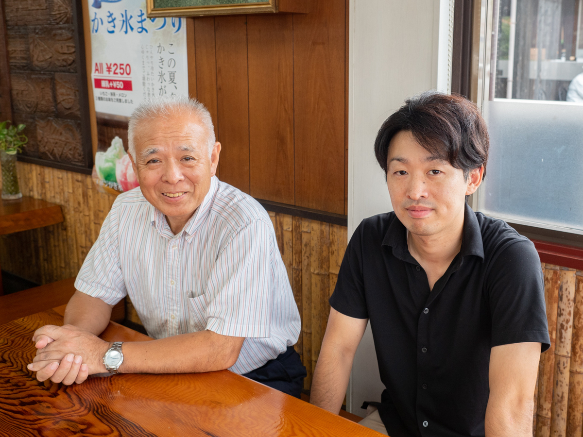 名玄の二代目代表の平井 芳和さん(左)と息子で専務の平井 秀和さん(右)