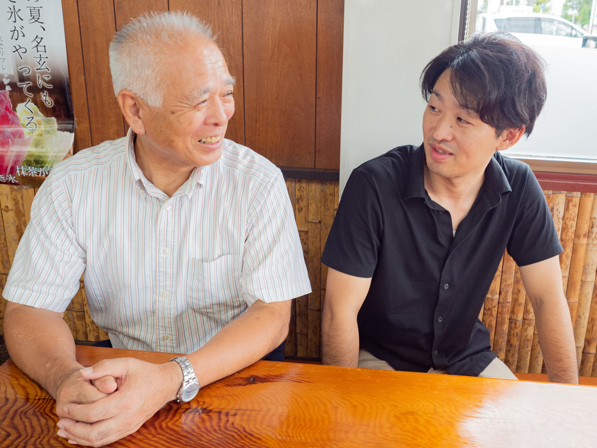 名玄の二代目代表の平井 芳和さん(左)と息子で専務の平井 秀和さん(右)