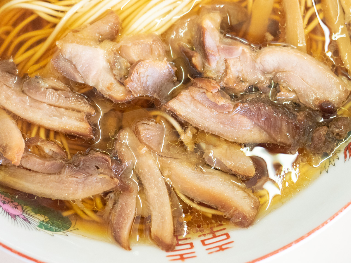 坂本の笠岡ラーメン並のカシワ肉