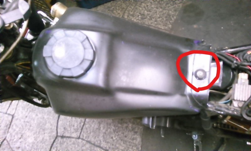 ヤマハ TW200 スピードメーター交換 編 カスタム雑記帳 - バイク大好き!弱小バイク屋のおっさんの伝えたい事! ヤマハ TW200 スピードメーター交換 編 カスタム雑記帳 - バイク大好き!弱小バイク屋のおっさんの伝えたい事!