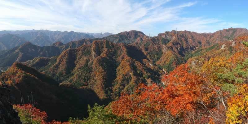 このコースの核心部馬の背を目指します