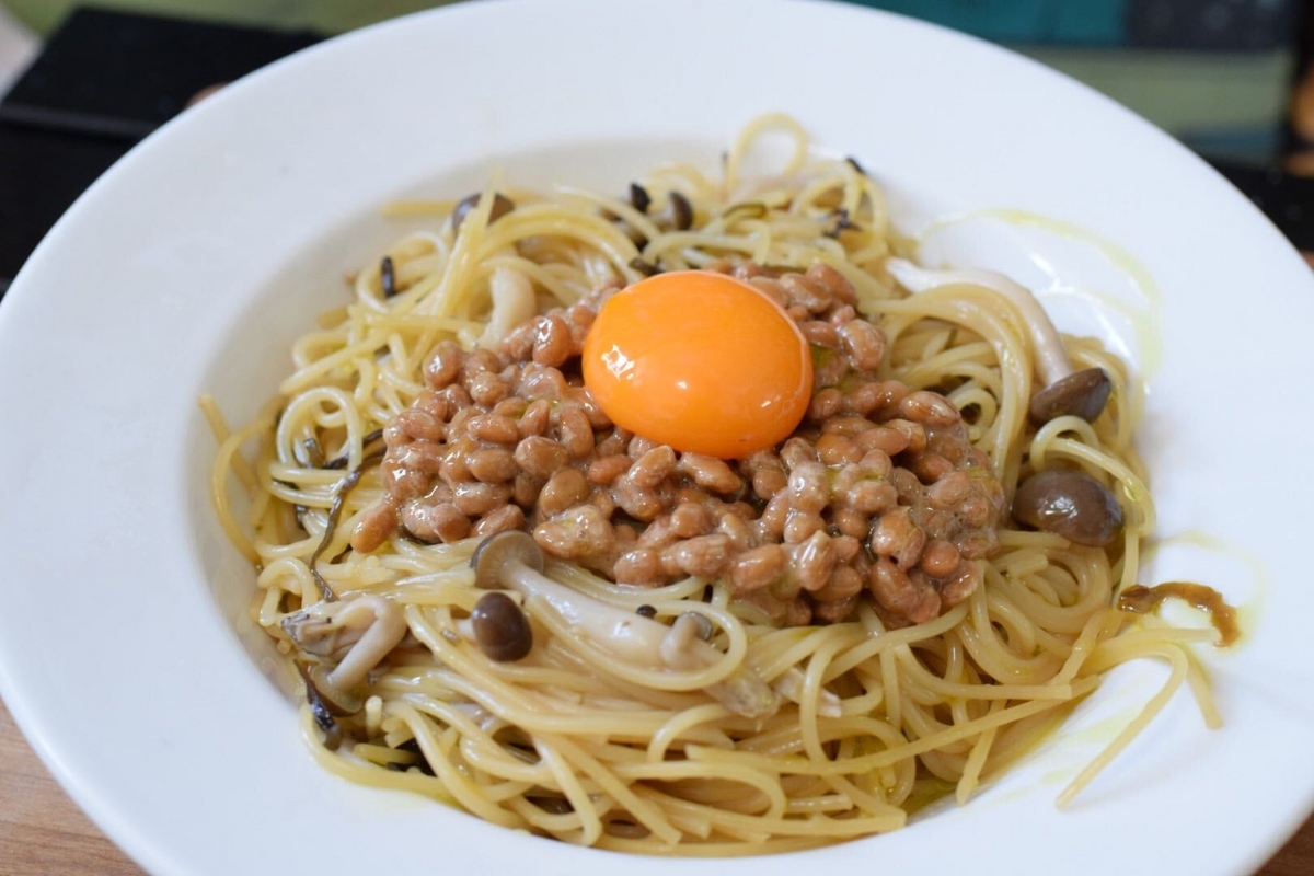 しめじの納豆パスタ（レンジ）