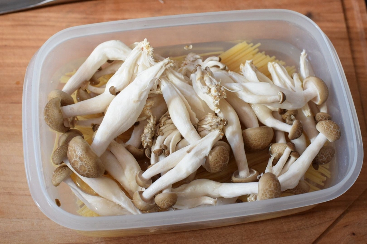 しめじの納豆パスタ（レンジ）