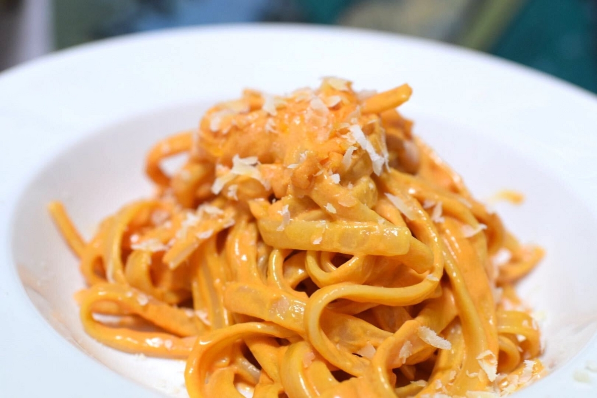 トマトクリームパスタ
