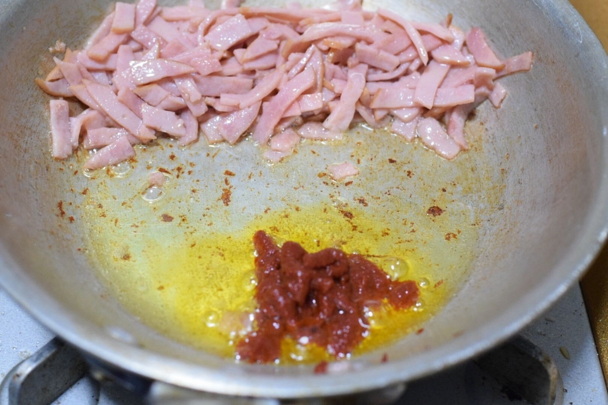 トマトクリームパスタ（ショートパスタ）