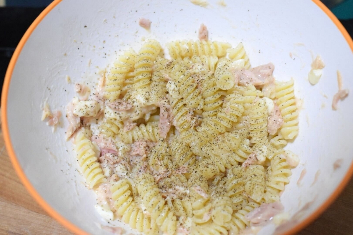 ツナとカマンベールチーズのフジッリ〜コンビニ人間のパスタ