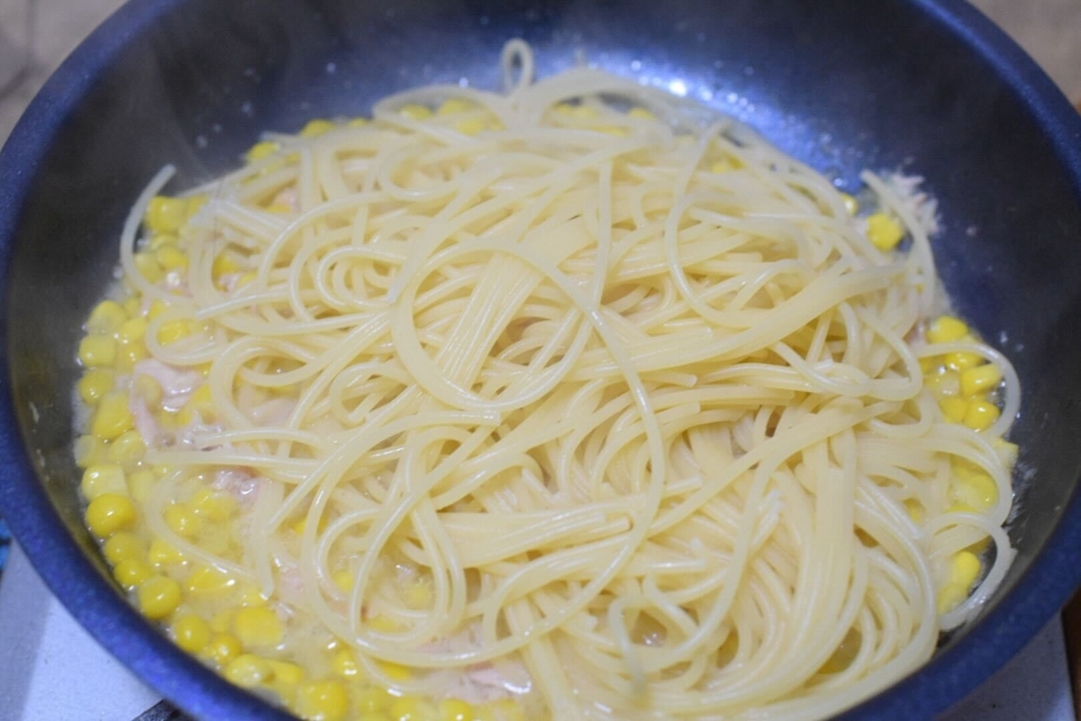 とうもろこし（コーン）とツナ缶のパスタ