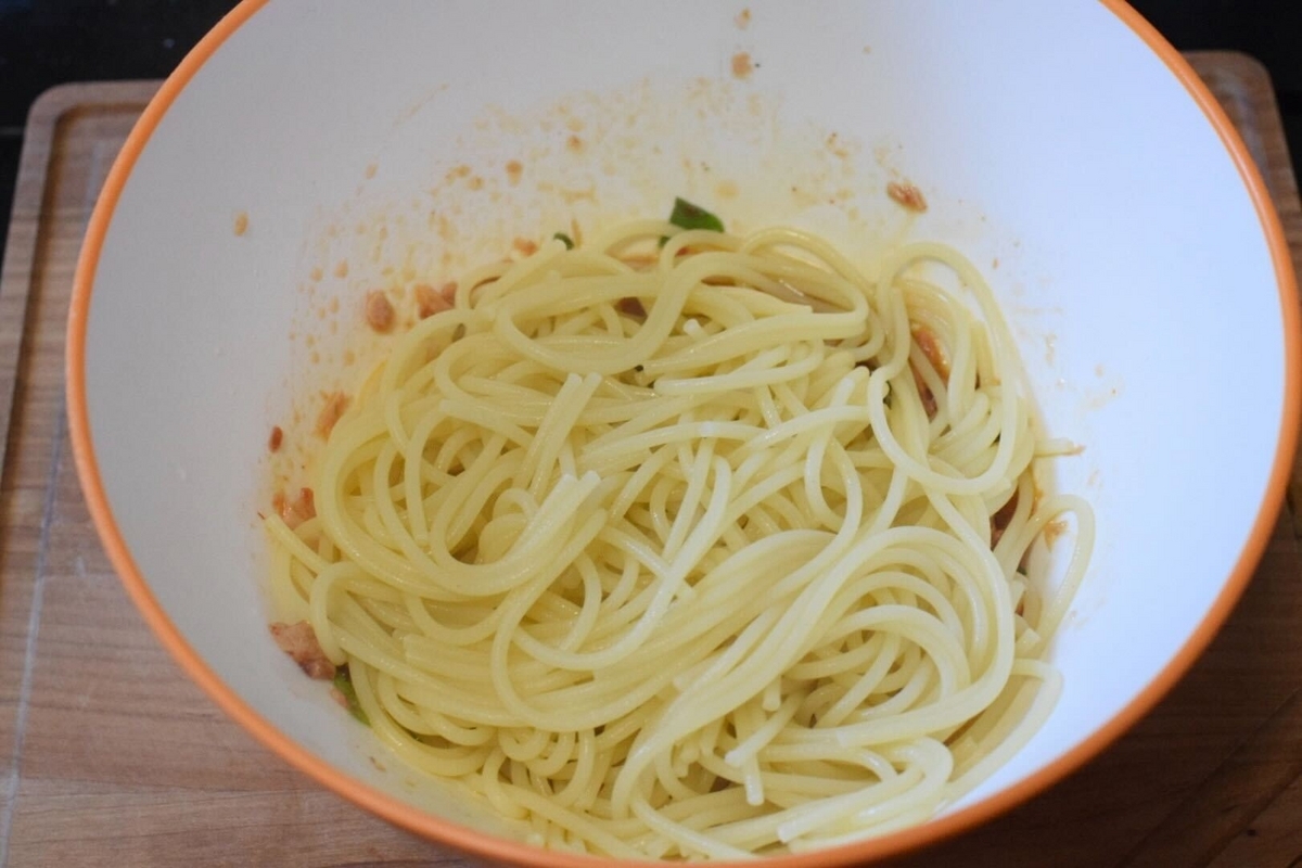 豆板醤とツナ缶の大葉パスタ