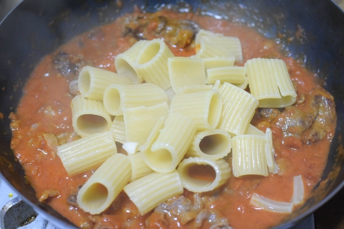 ココナッツミルクの牛肉トマトパスタのレシピ